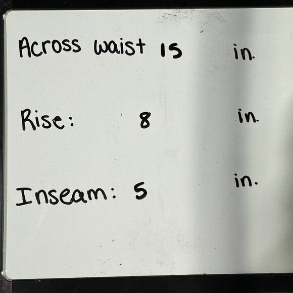 Lilly Pulitzer Shorts Women’s 4 bright buttercup resortwear preppy beachy floral - Picture 2 of 6